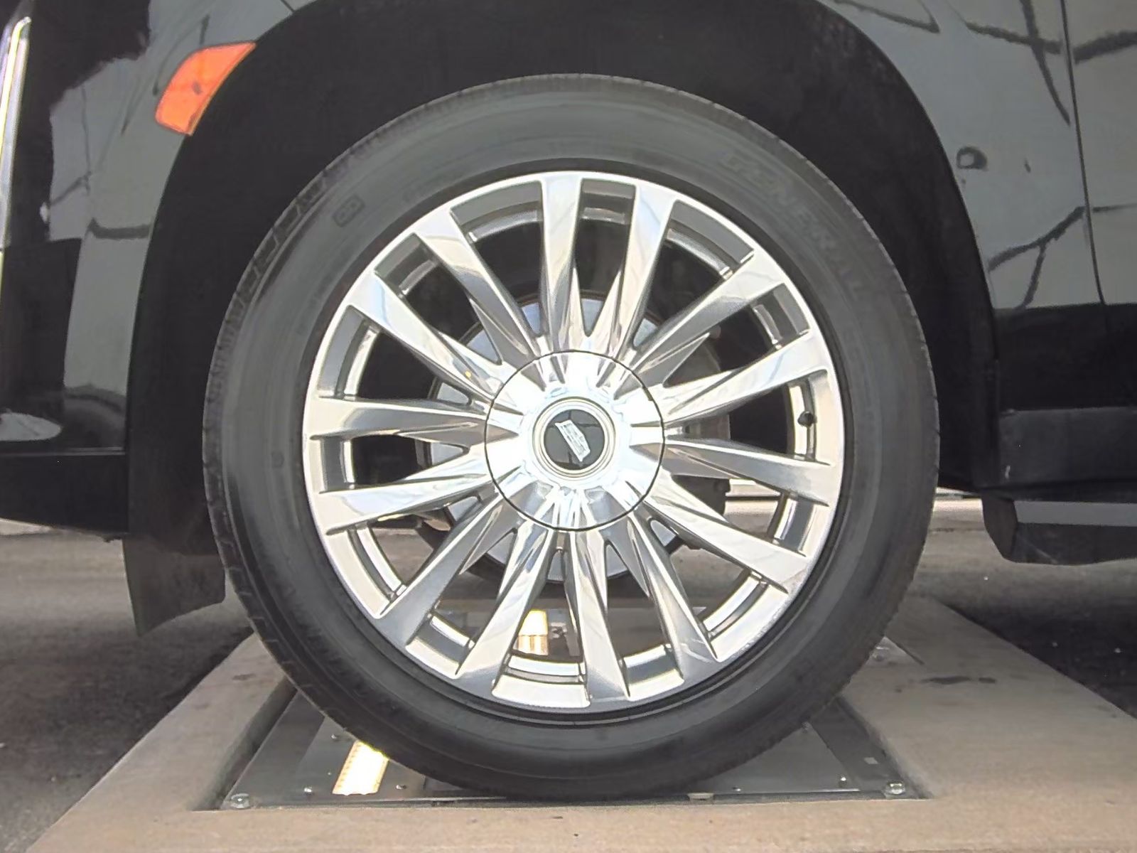 2022 Cadillac Escalade ESV Luxury RWD