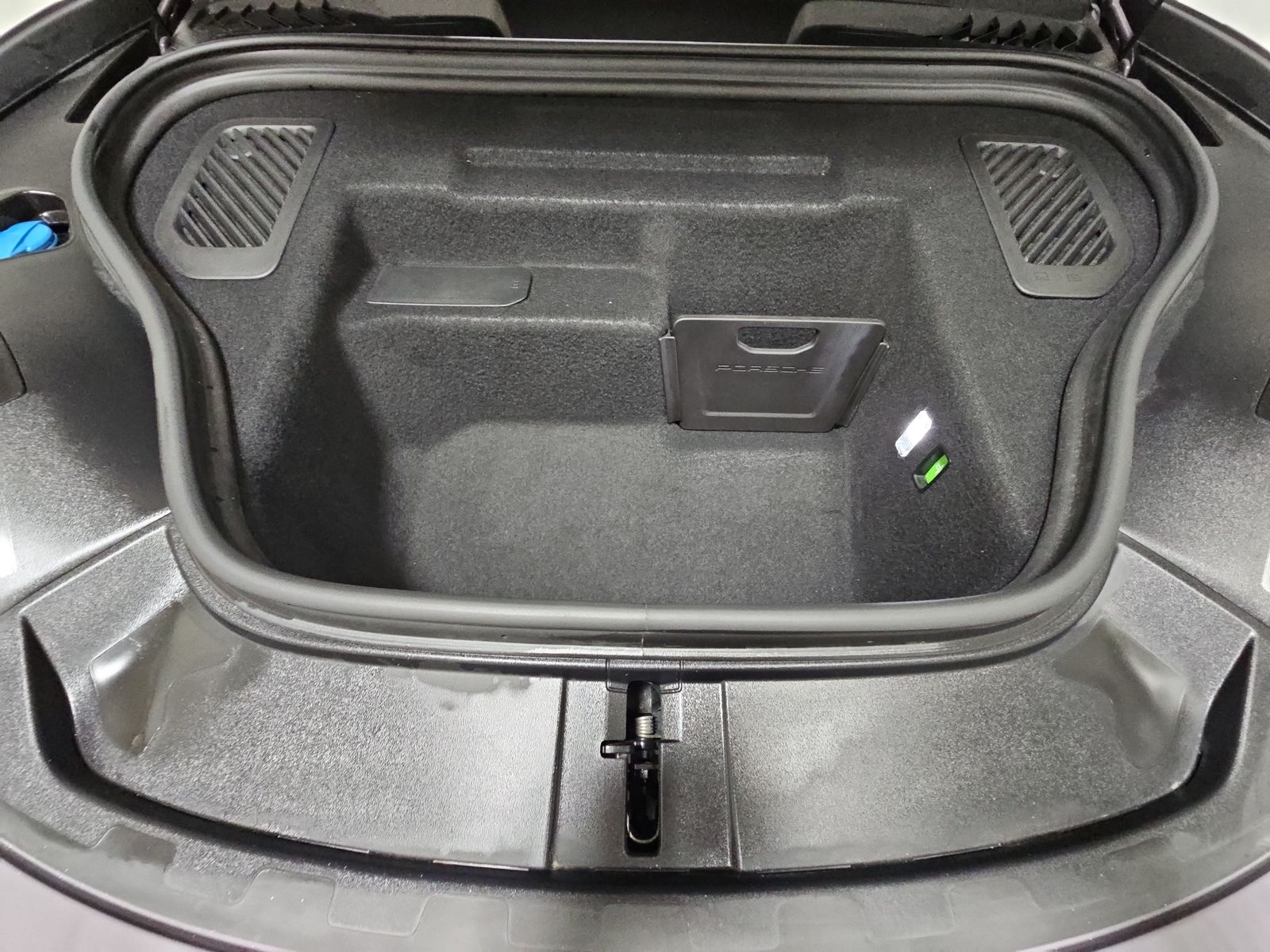 2024 Porsche Macan Electric Turbo AWD