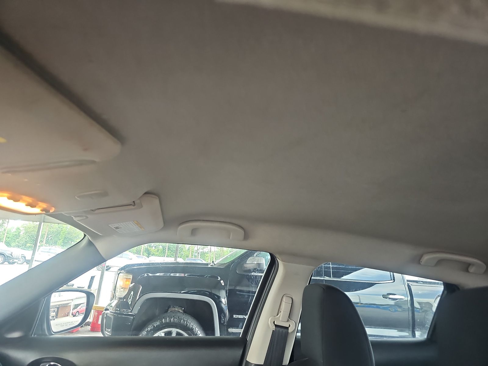 2017 Nissan JUKE S FWD