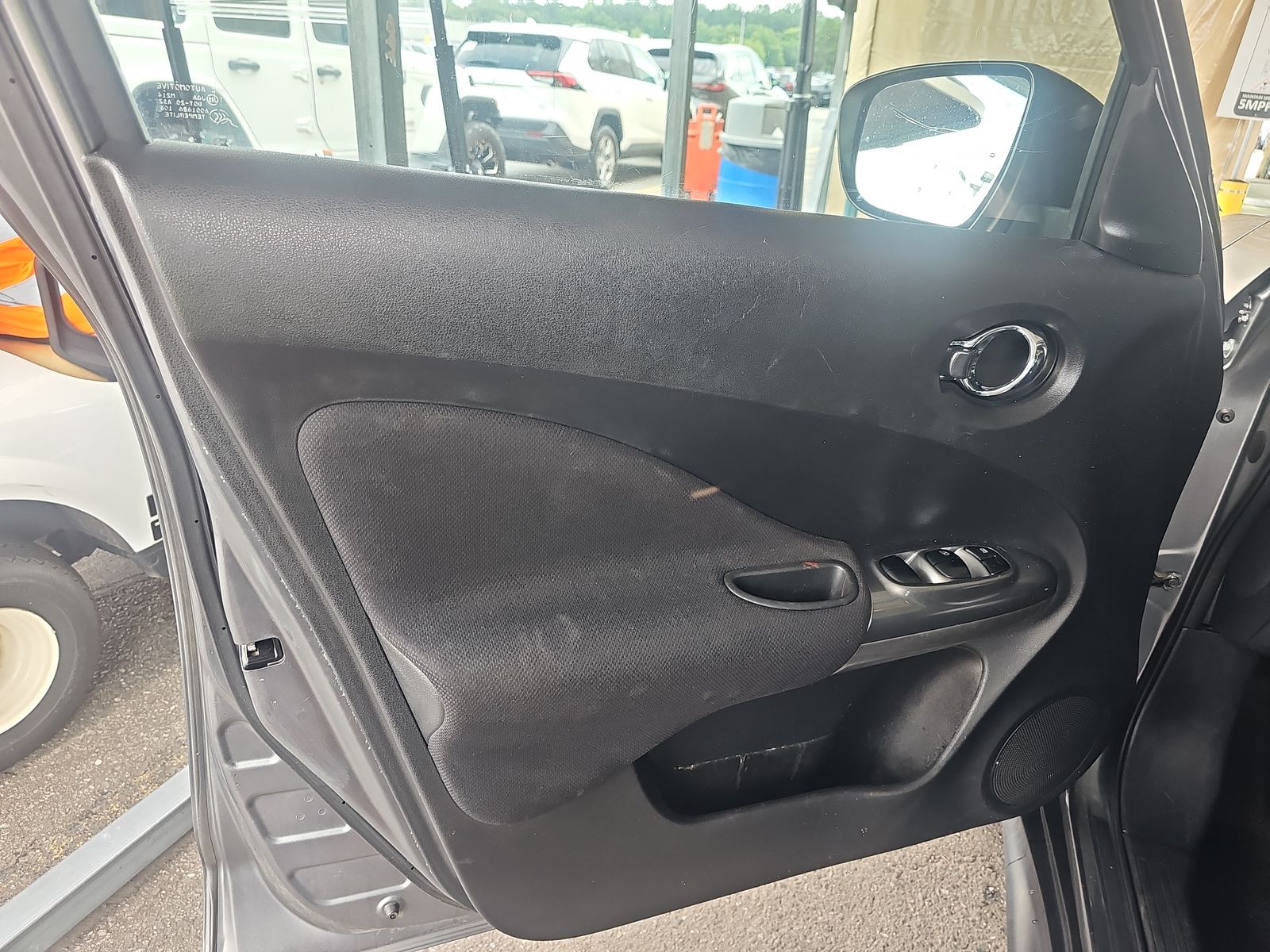 2017 Nissan JUKE S FWD