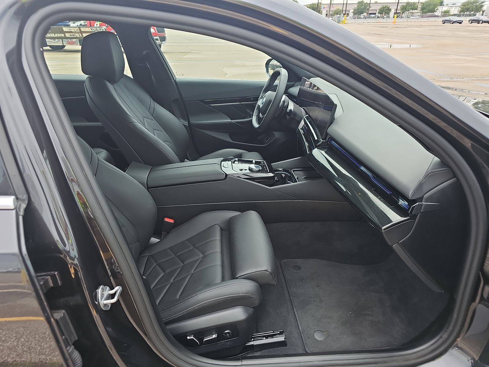 2025 BMW 5 Series 530i RWD