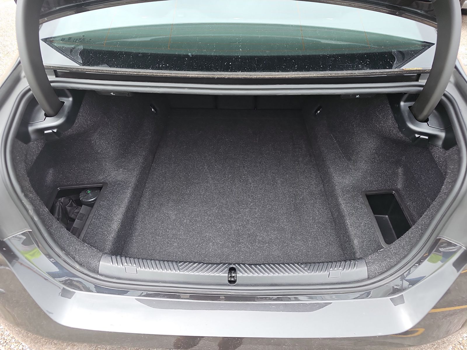 2025 BMW 5 Series 530i RWD