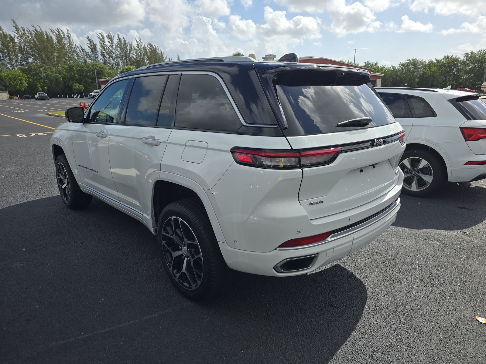 2022 Jeep Grand Cherokee Summit Reserve AWD