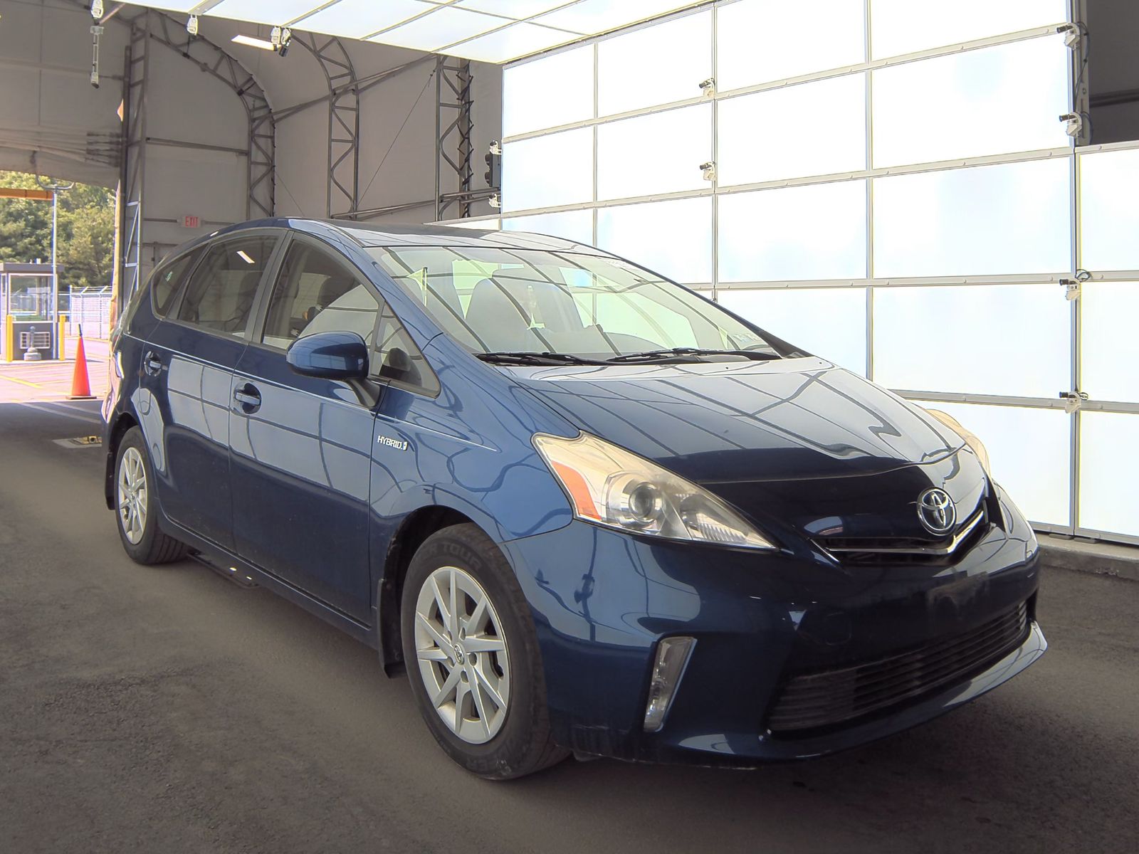 2013 Toyota Prius v Three FWD