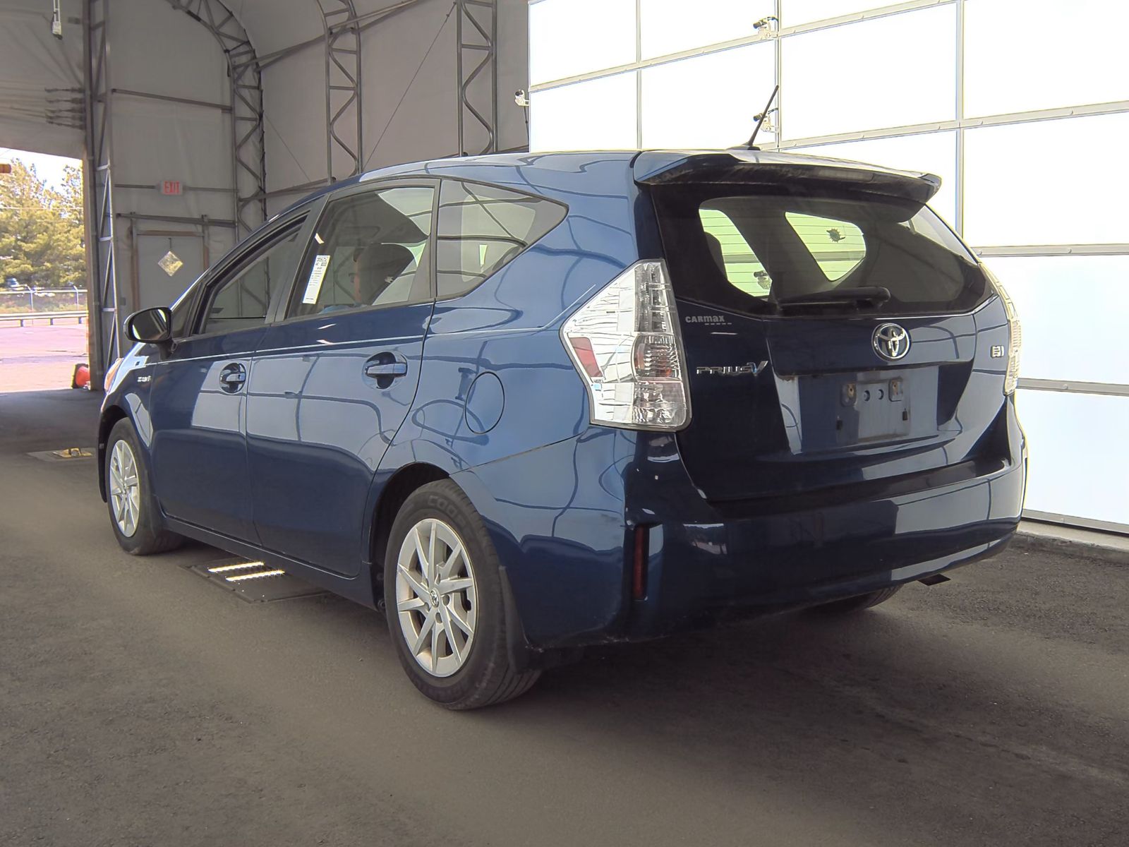 2013 Toyota Prius v Three FWD