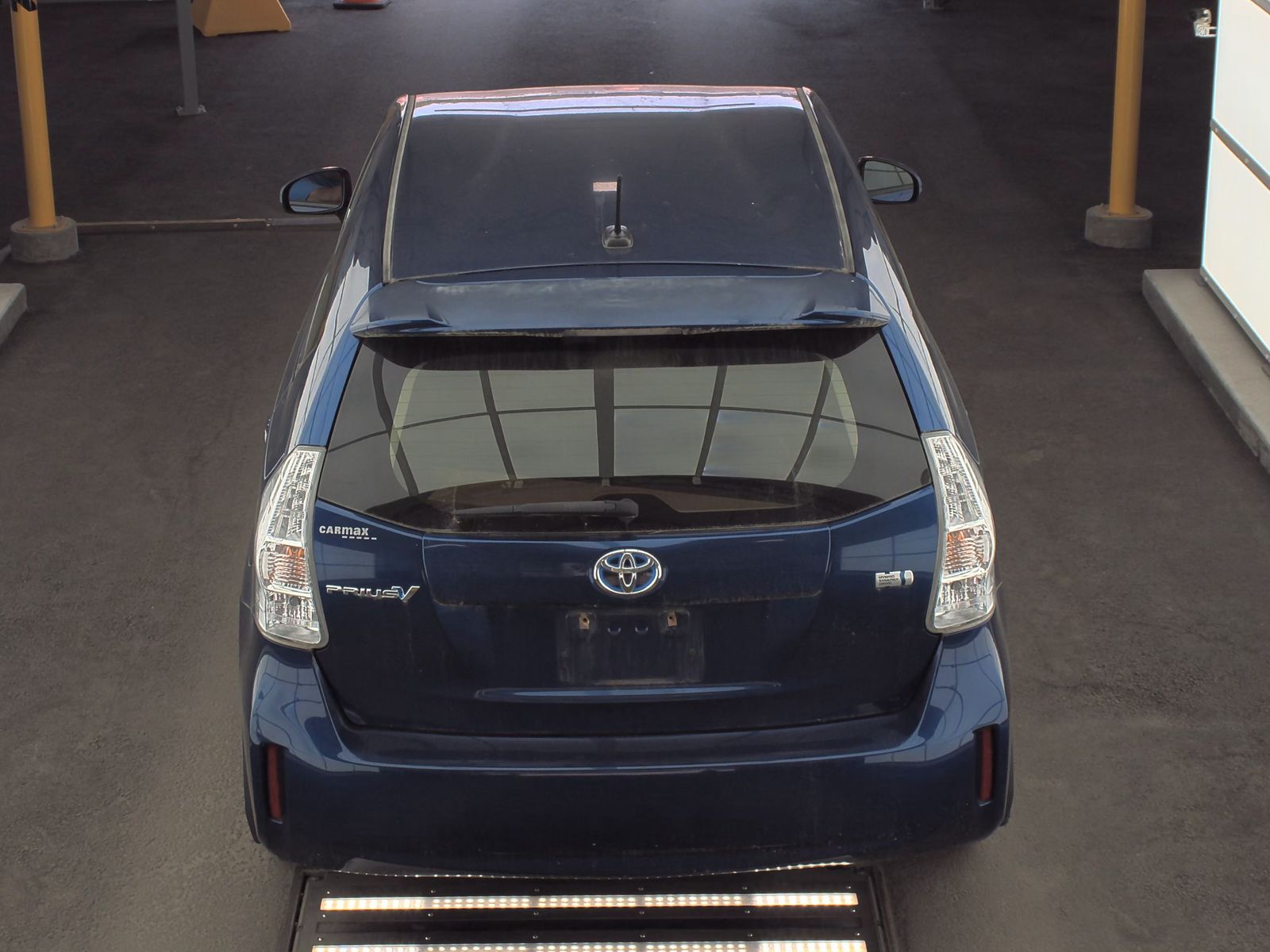 2013 Toyota Prius v Three FWD