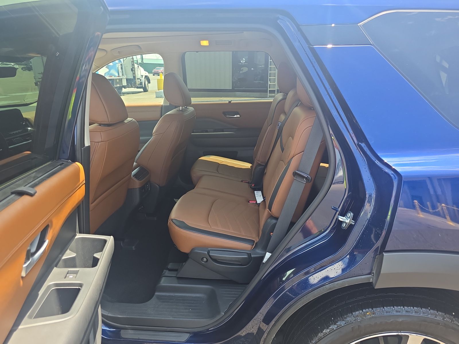 2024 Nissan Pathfinder Platinum FWD
