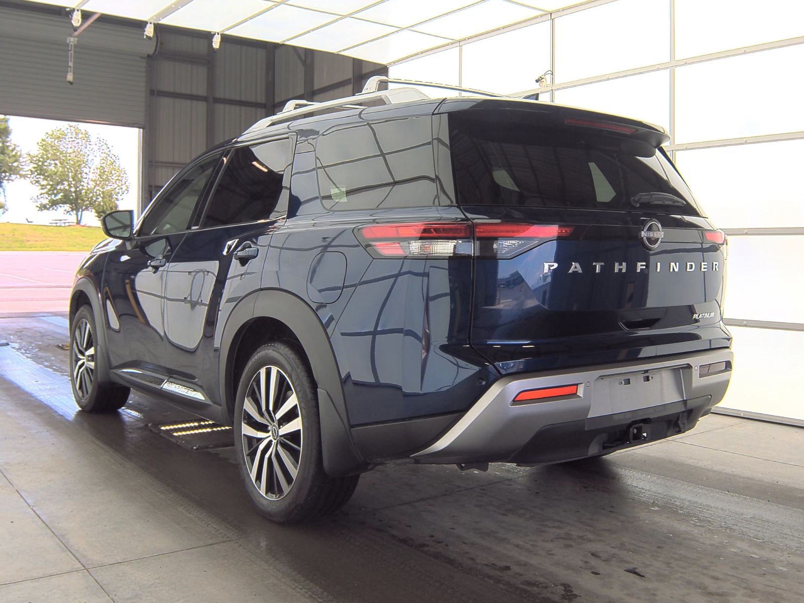 2024 Nissan Pathfinder Platinum FWD