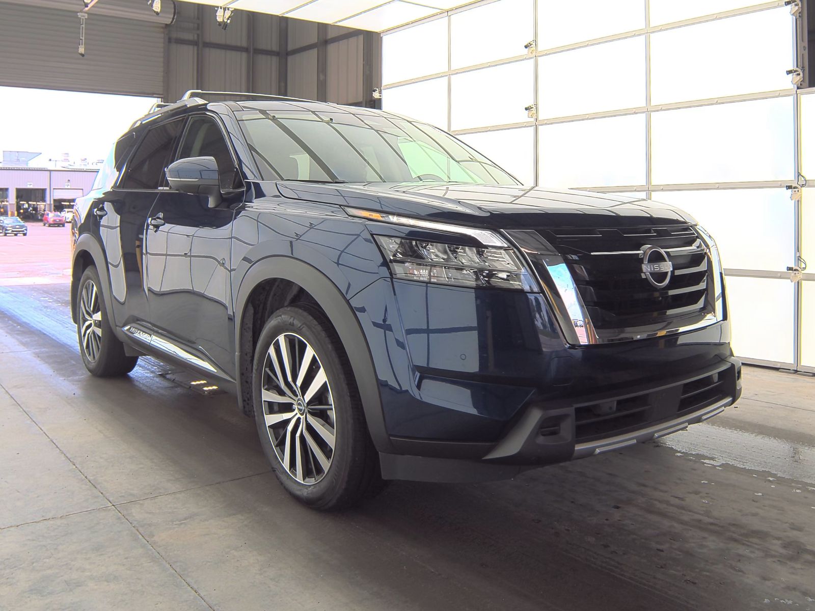 2024 Nissan Pathfinder Platinum FWD