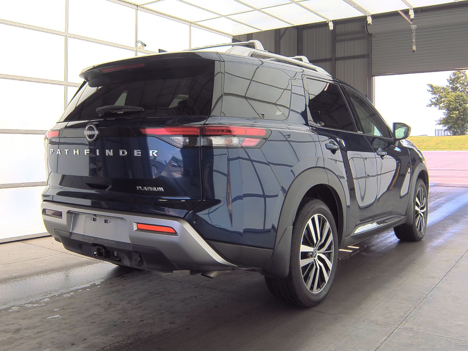 2024 Nissan Pathfinder Platinum FWD