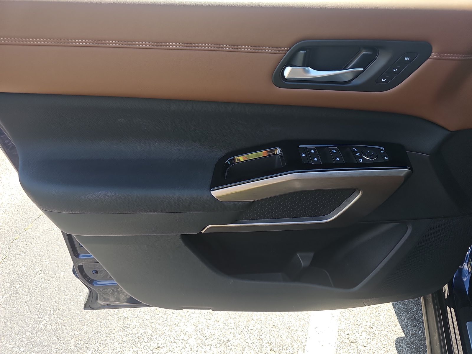 2024 Nissan Pathfinder Platinum FWD