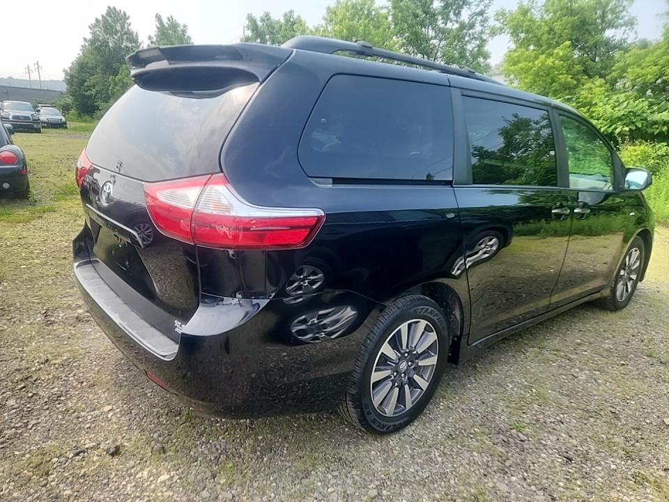 2018 Toyota Sienna XLE AWD