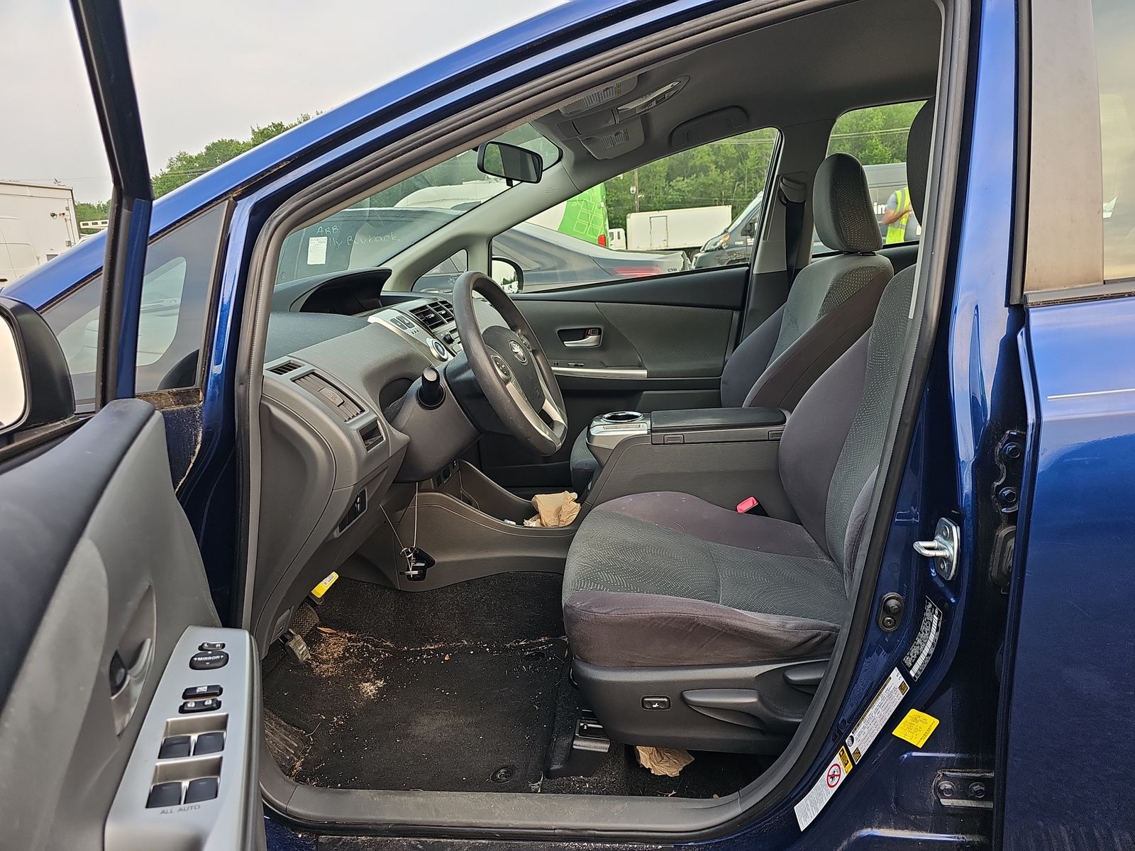 2013 Toyota Prius v Three FWD