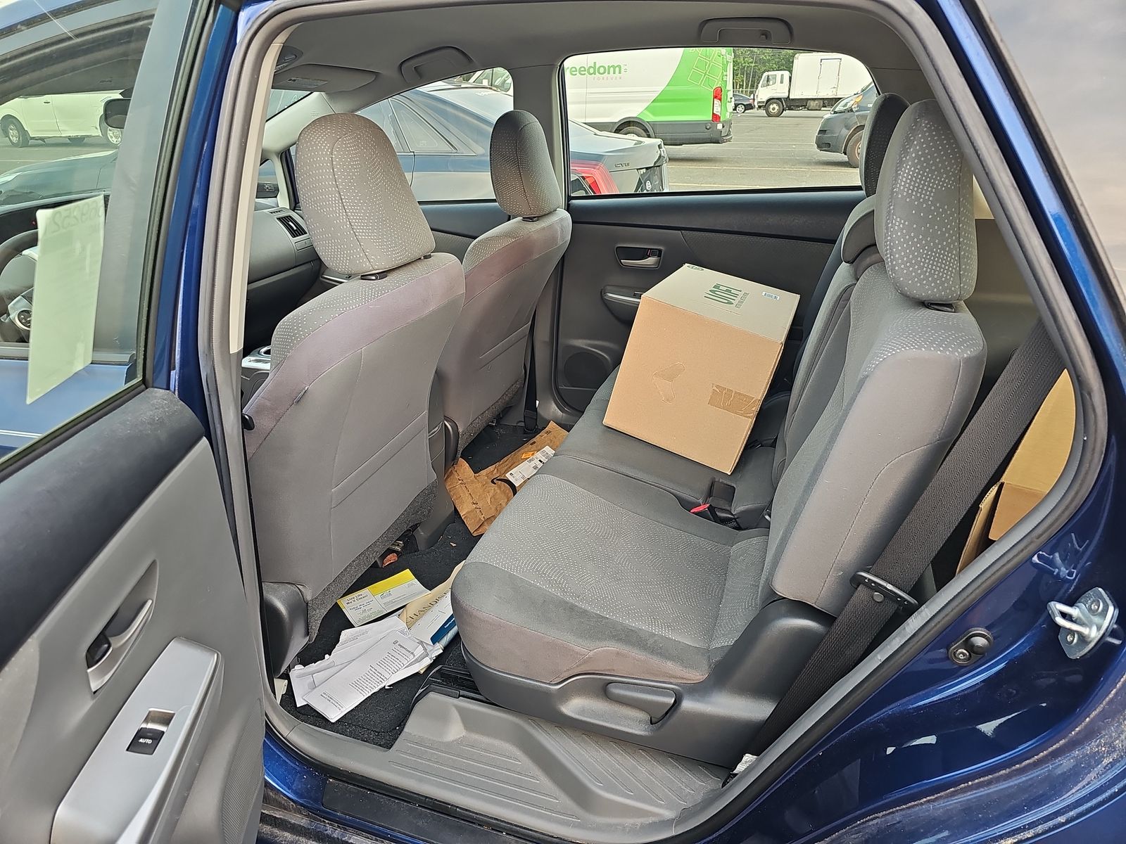 2013 Toyota Prius v Three FWD