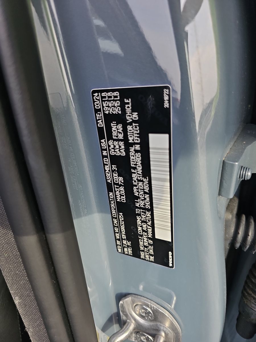 2024 Volvo S60 B5 Core FWD