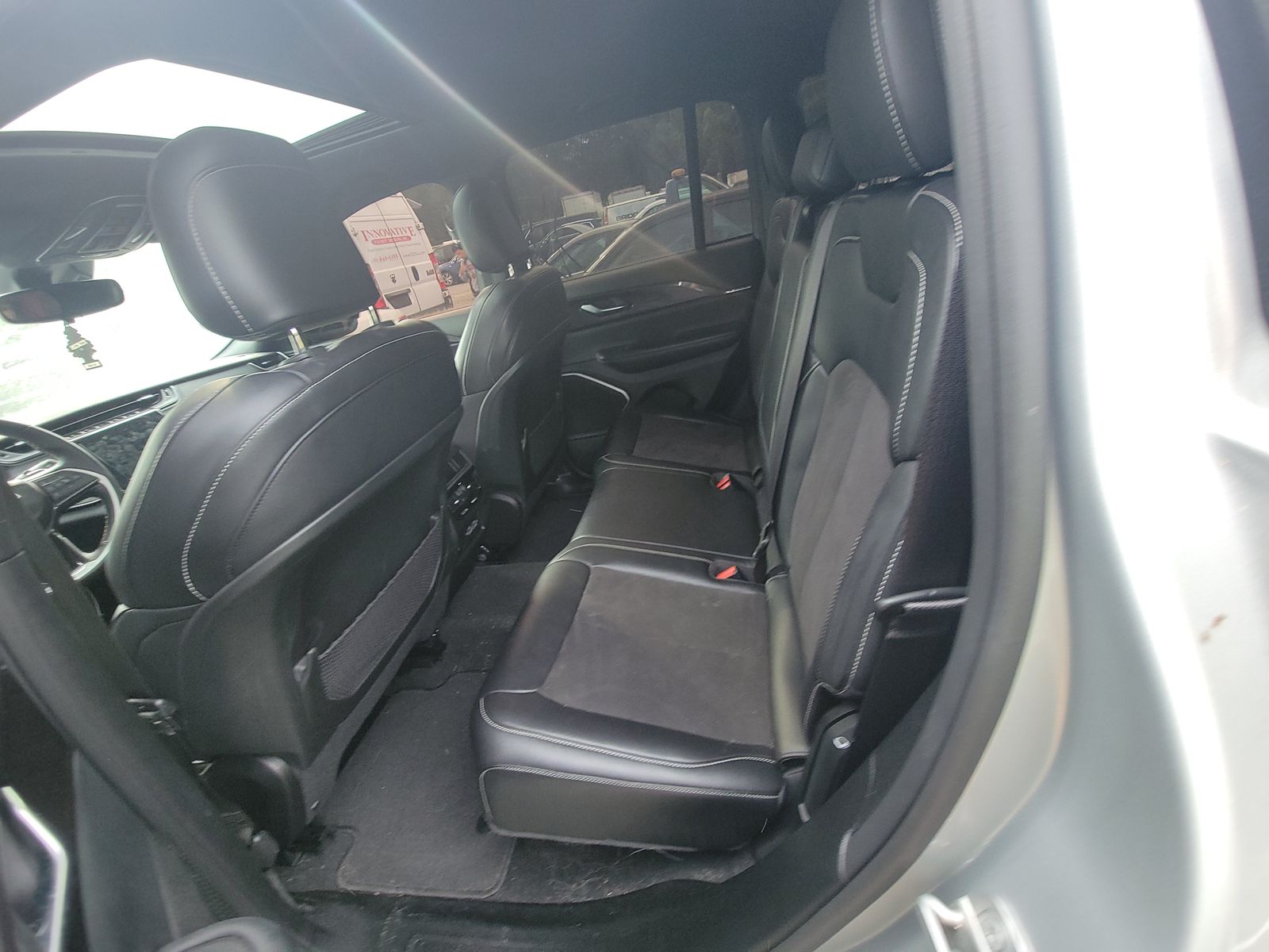 2022 Jeep Grand Cherokee Altitude AWD