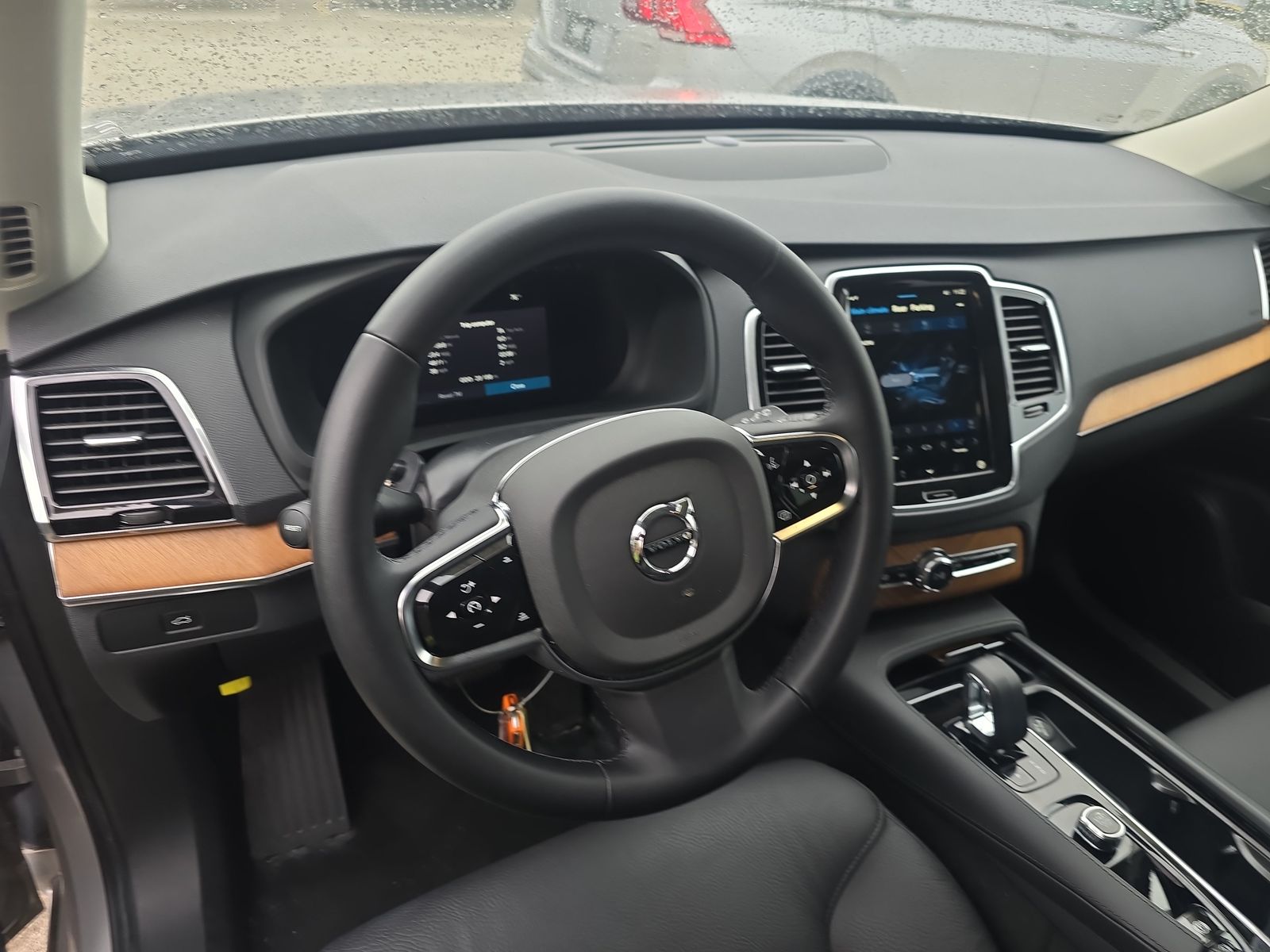2024 Volvo XC90 B5 Plus AWD