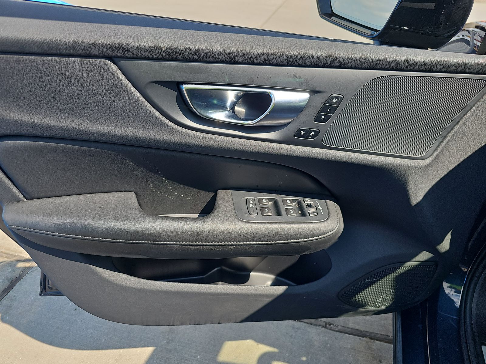 2025 Volvo S60 B5 Plus FWD