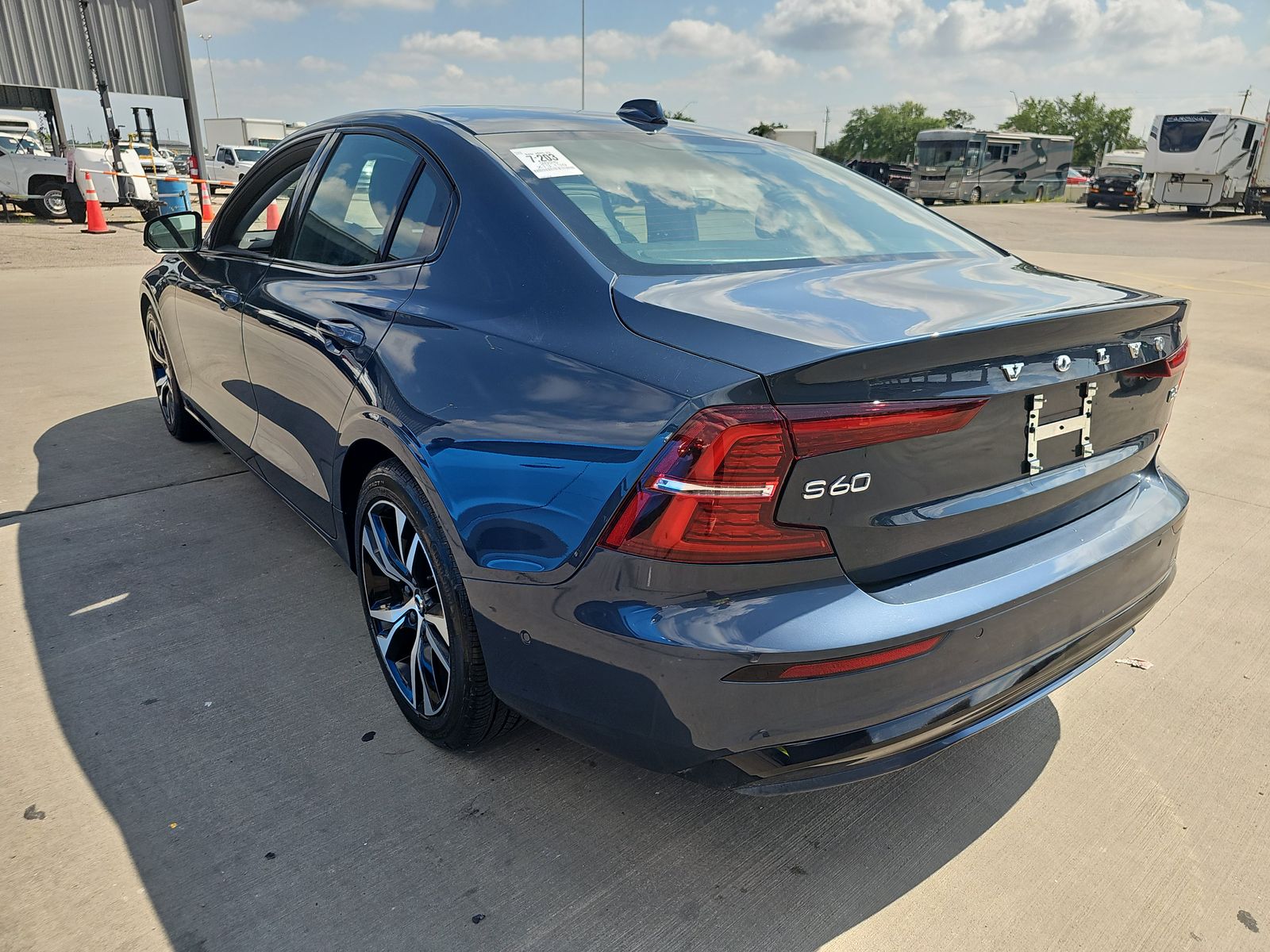 2025 Volvo S60 B5 Plus FWD