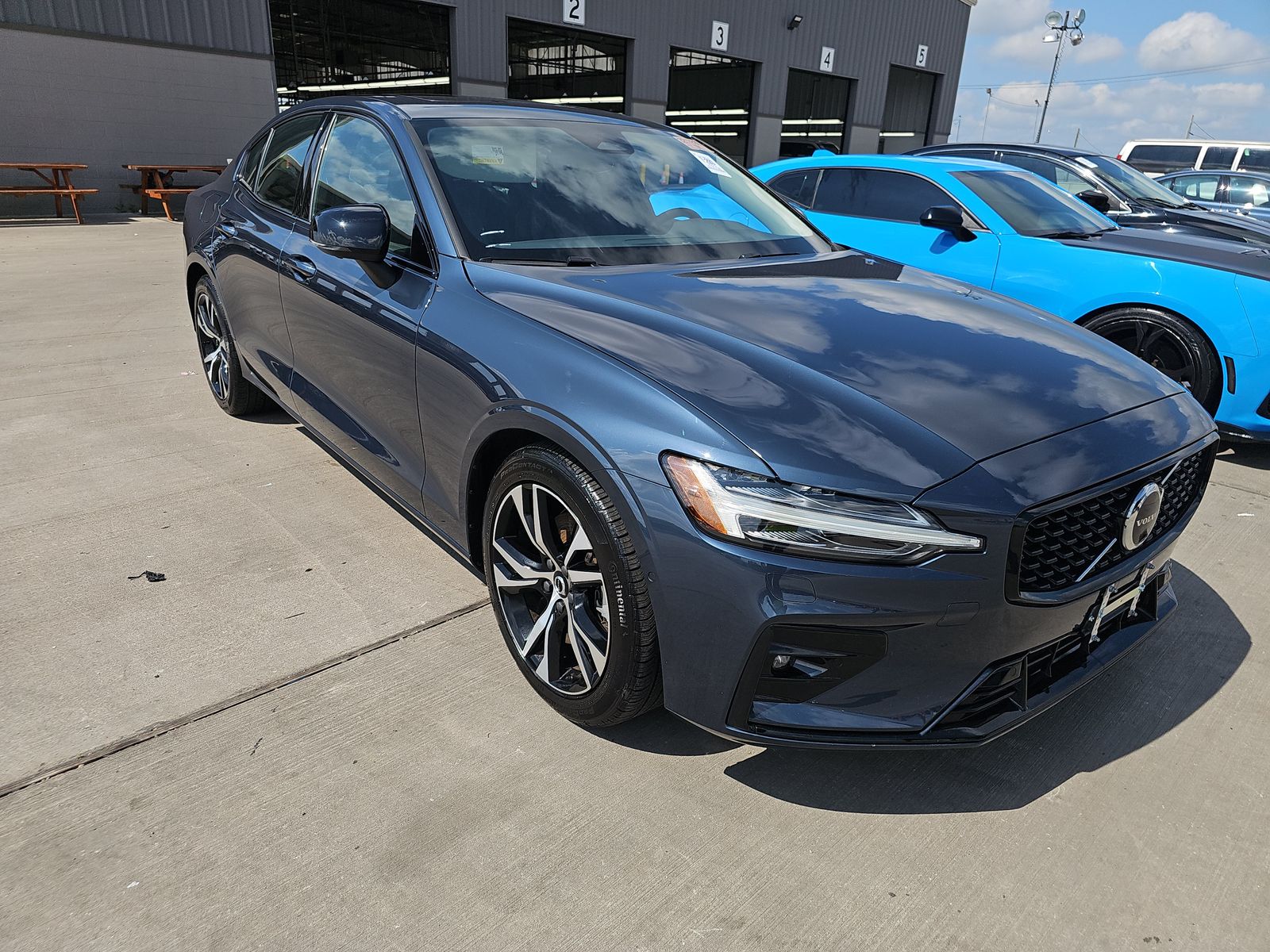 2025 Volvo S60 B5 Plus FWD