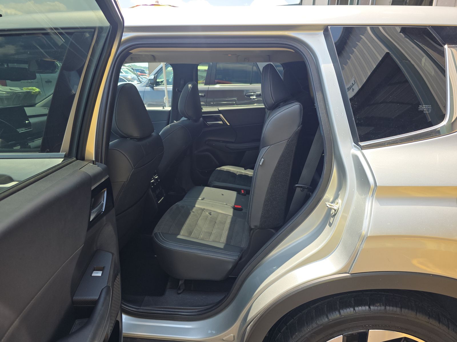 2023 Mitsubishi Outlander PHEV LE AWD