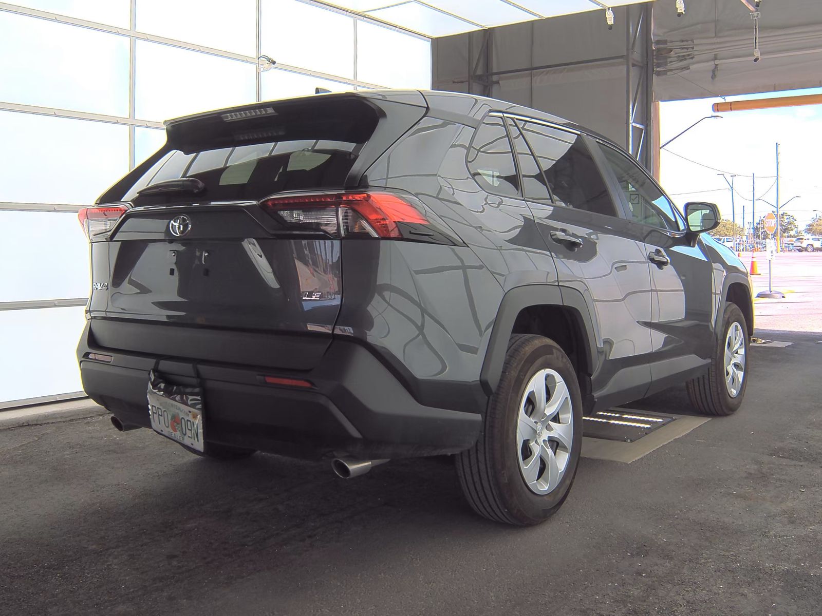 2025 Toyota RAV4 LE FWD