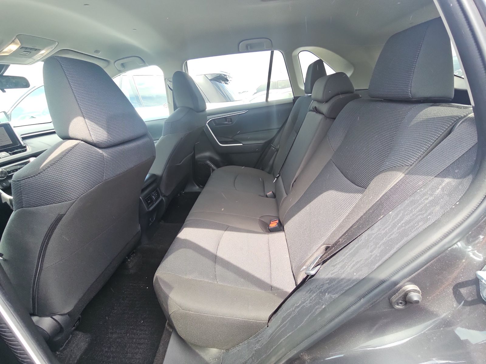 2025 Toyota RAV4 LE FWD