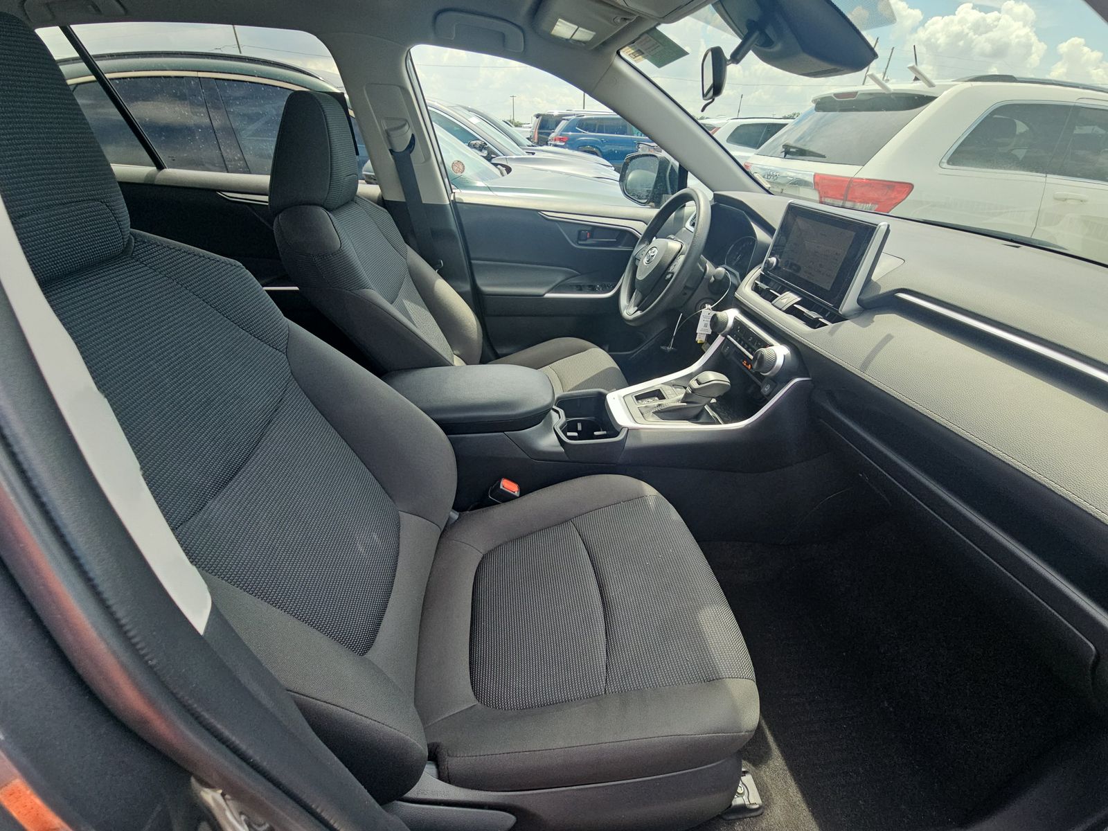 2025 Toyota RAV4 LE FWD