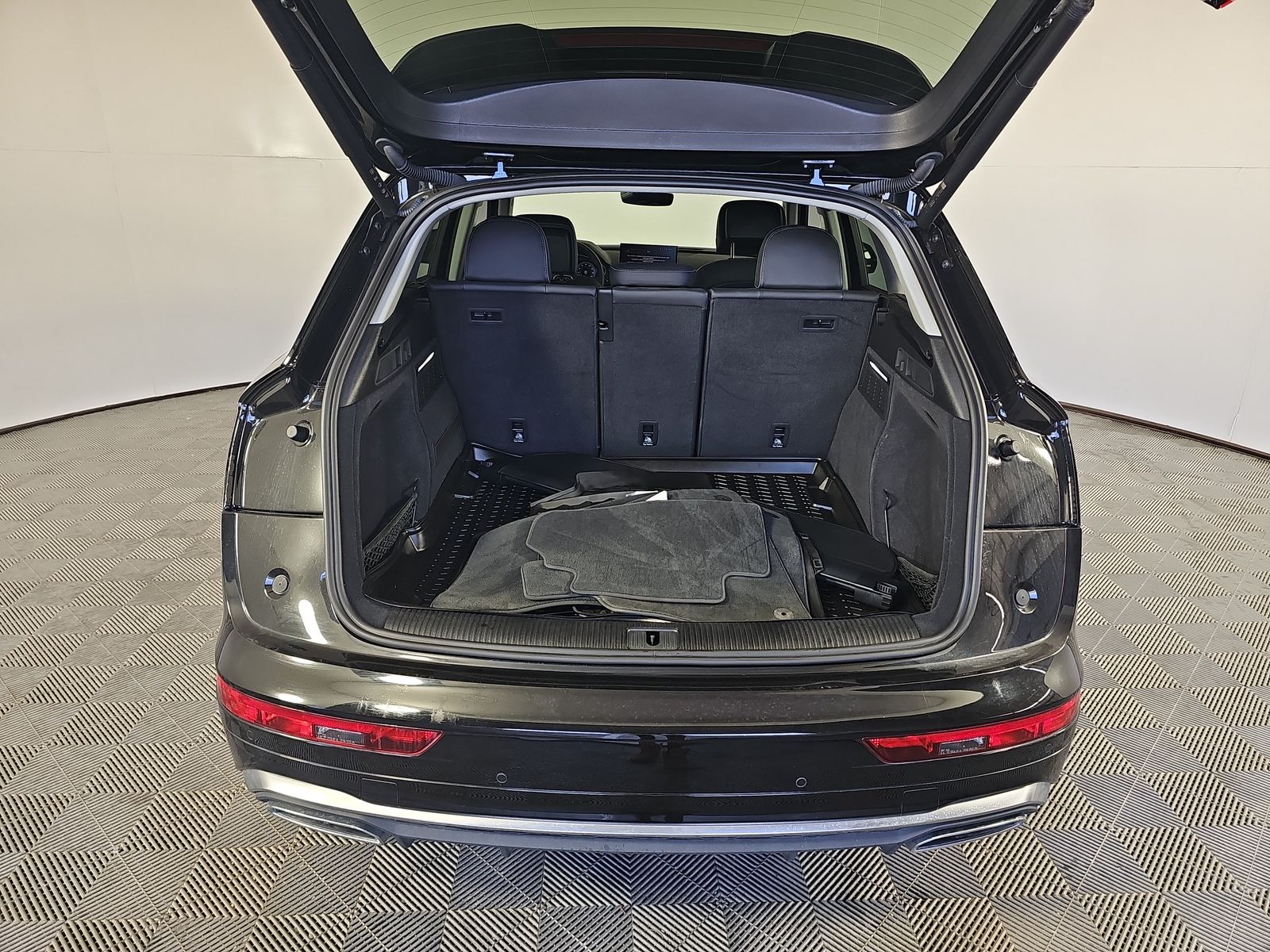 2023 Audi Q5 S line Prestige AWD