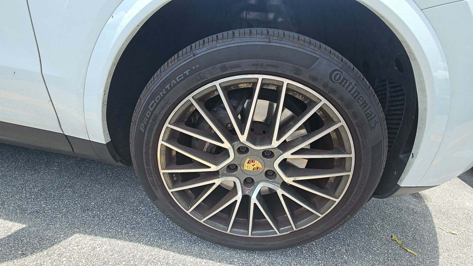 2022 Porsche Cayenne Platinum Edition AWD