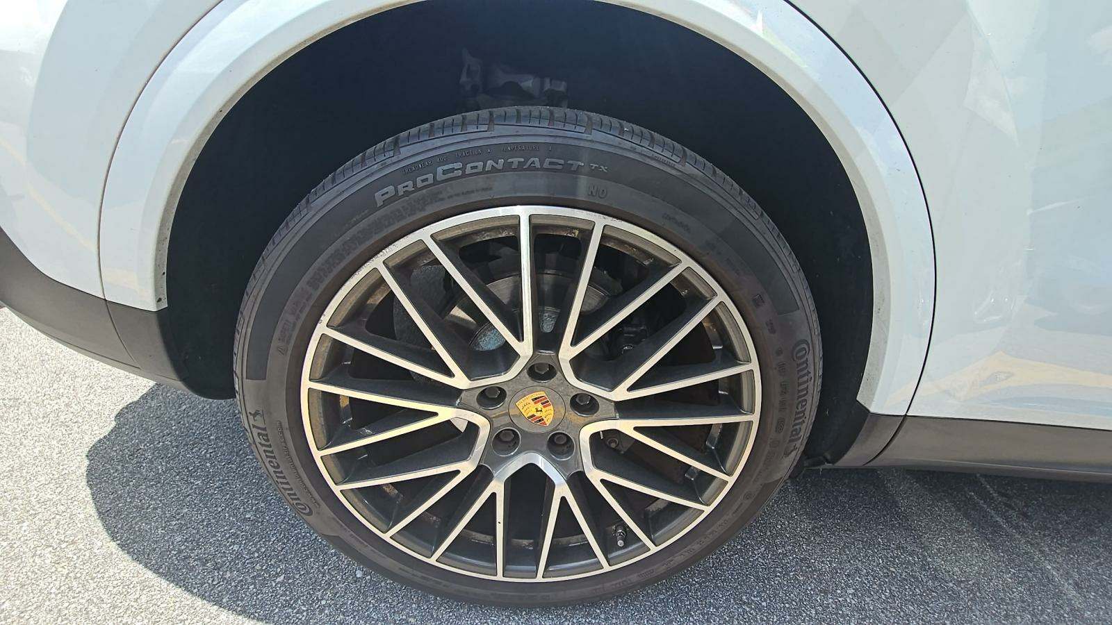 2022 Porsche Cayenne Platinum Edition AWD
