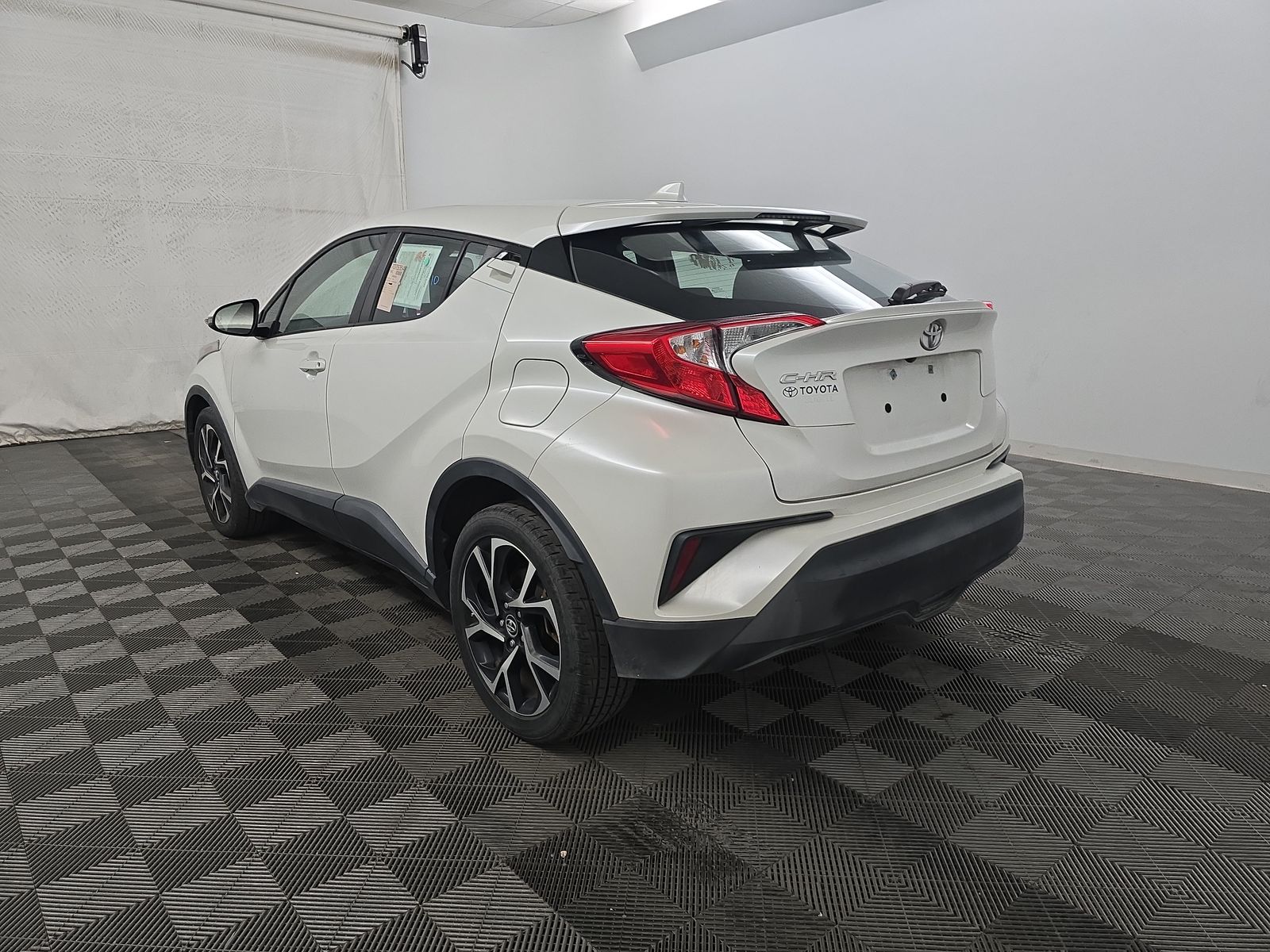 2019 Toyota C-HR XLE FWD