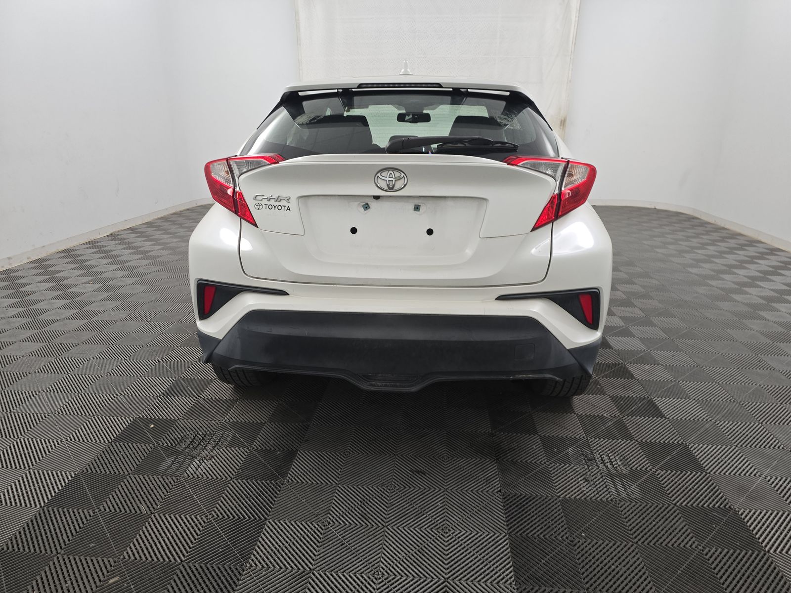 2019 Toyota C-HR XLE FWD