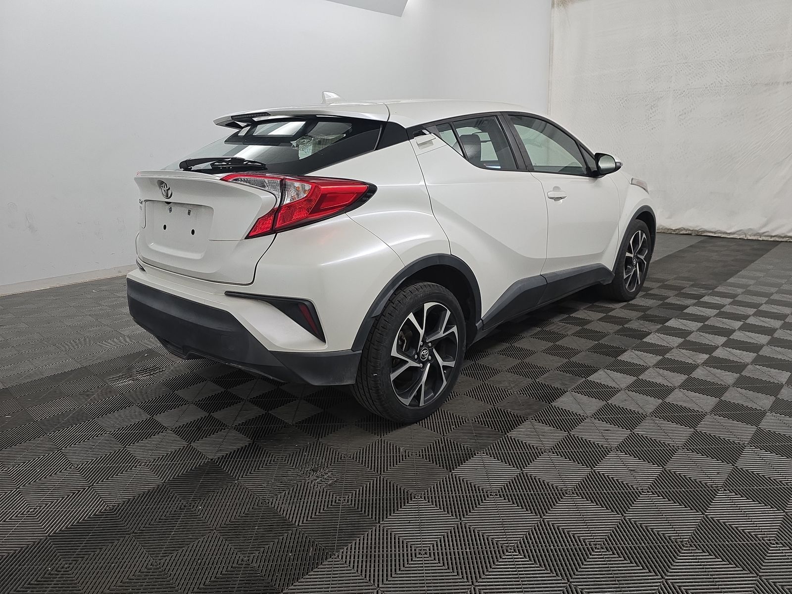 2019 Toyota C-HR XLE FWD