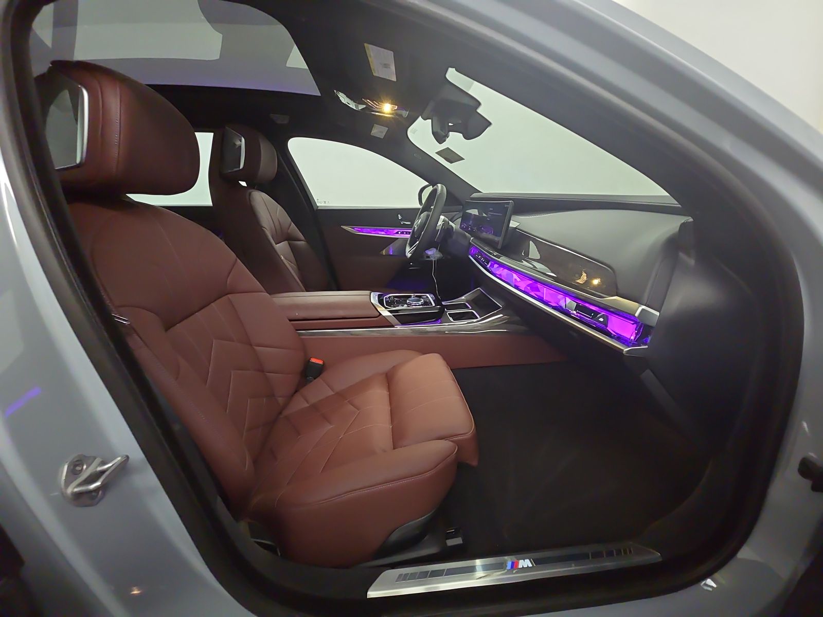 2025 BMW 7 Series 750e xDrive AWD