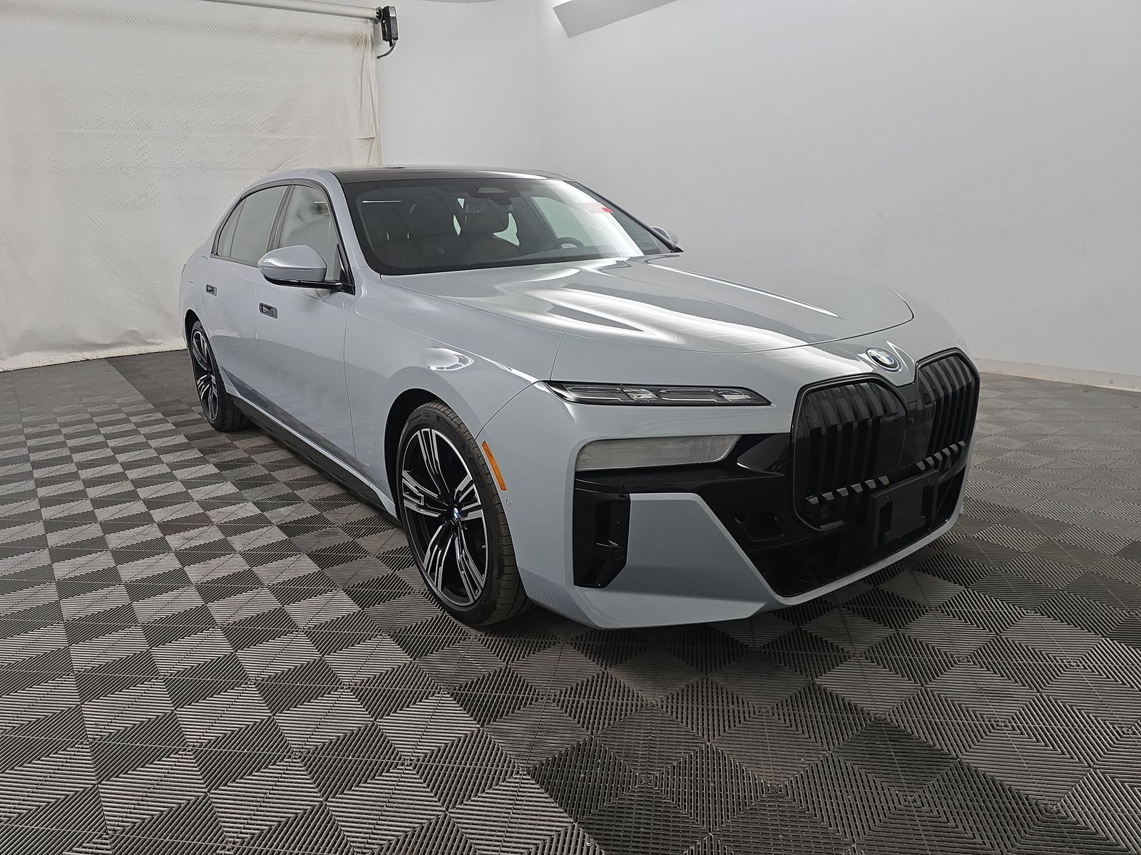 2025 BMW 7 Series 750e xDrive AWD