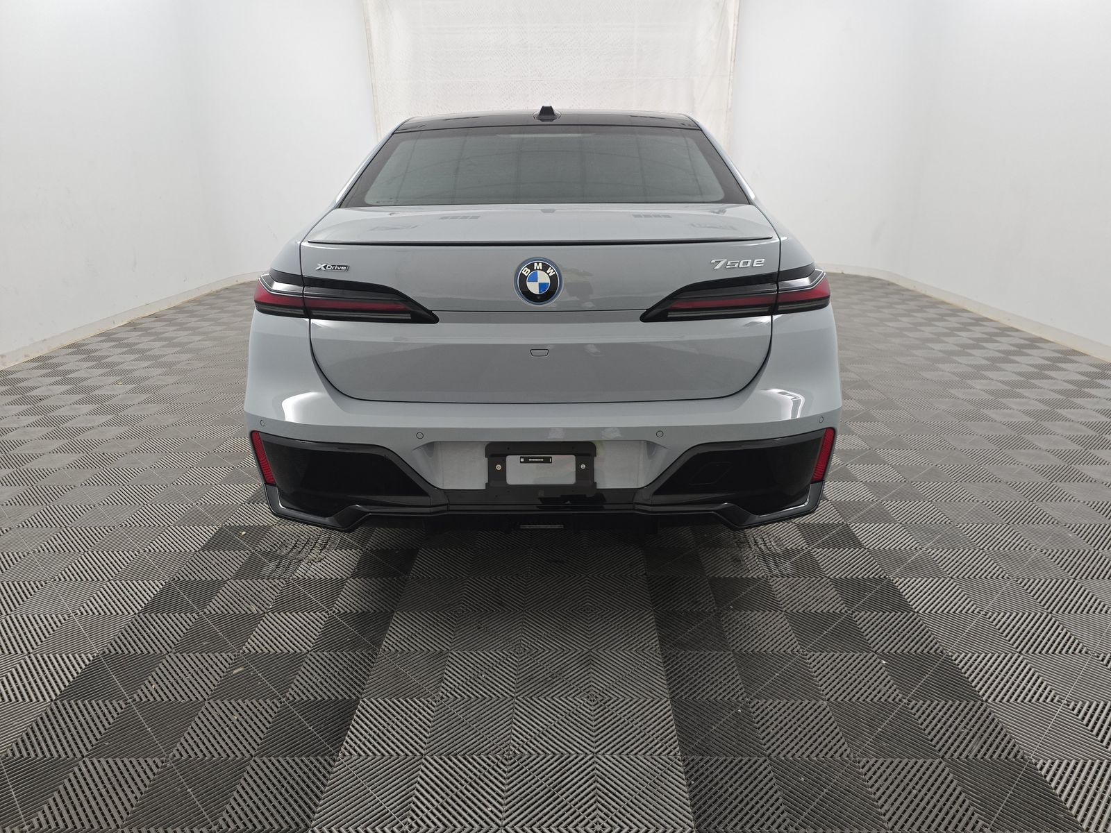 2025 BMW 7 Series 750e xDrive AWD