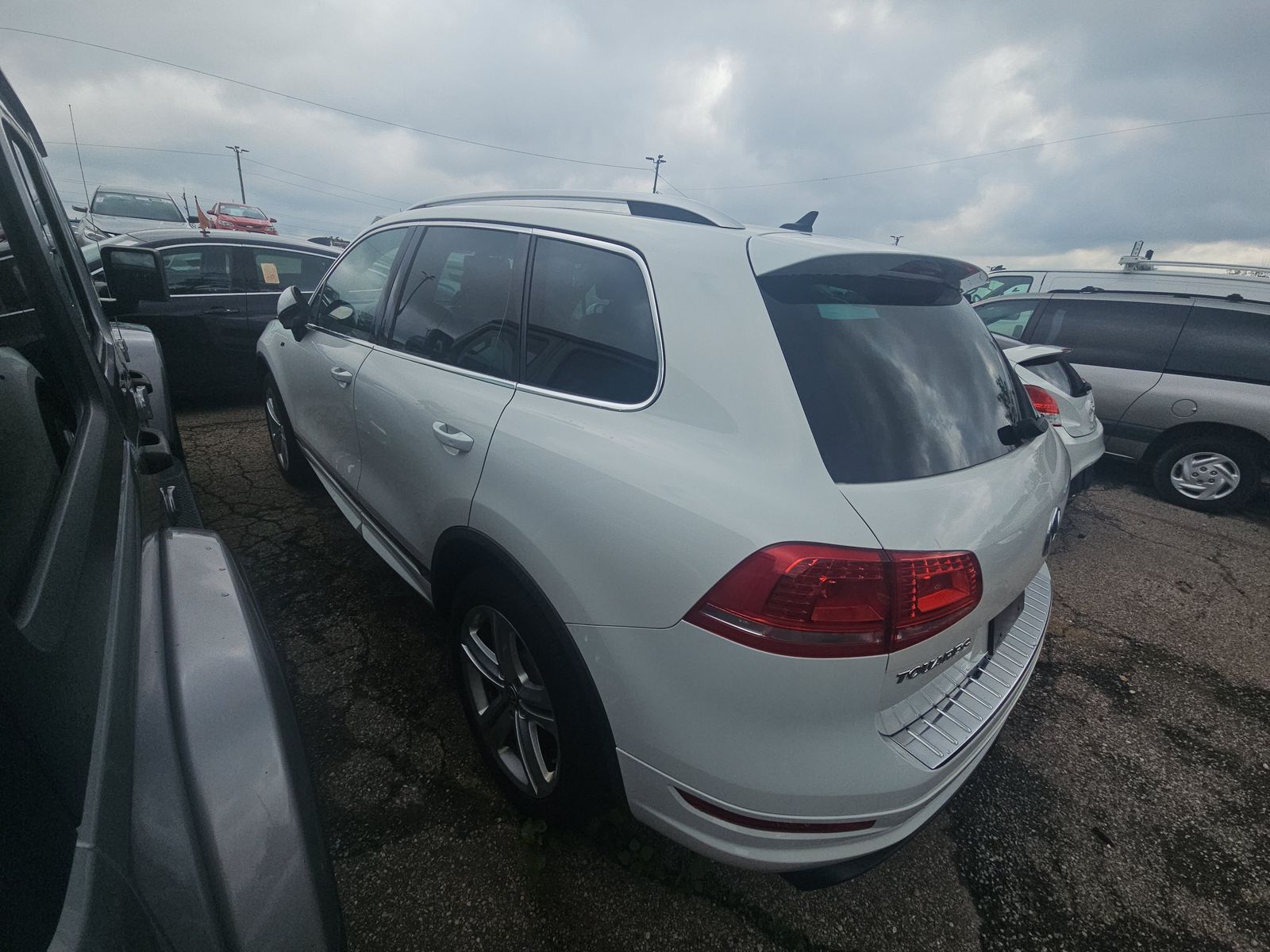 2014 Volkswagen Touareg 3.0L TDI R-Line AWD