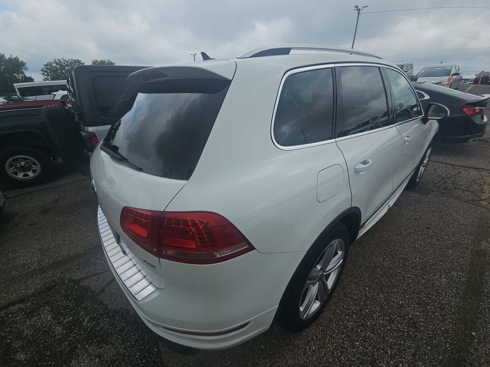 2014 Volkswagen Touareg 3.0L TDI R-Line AWD