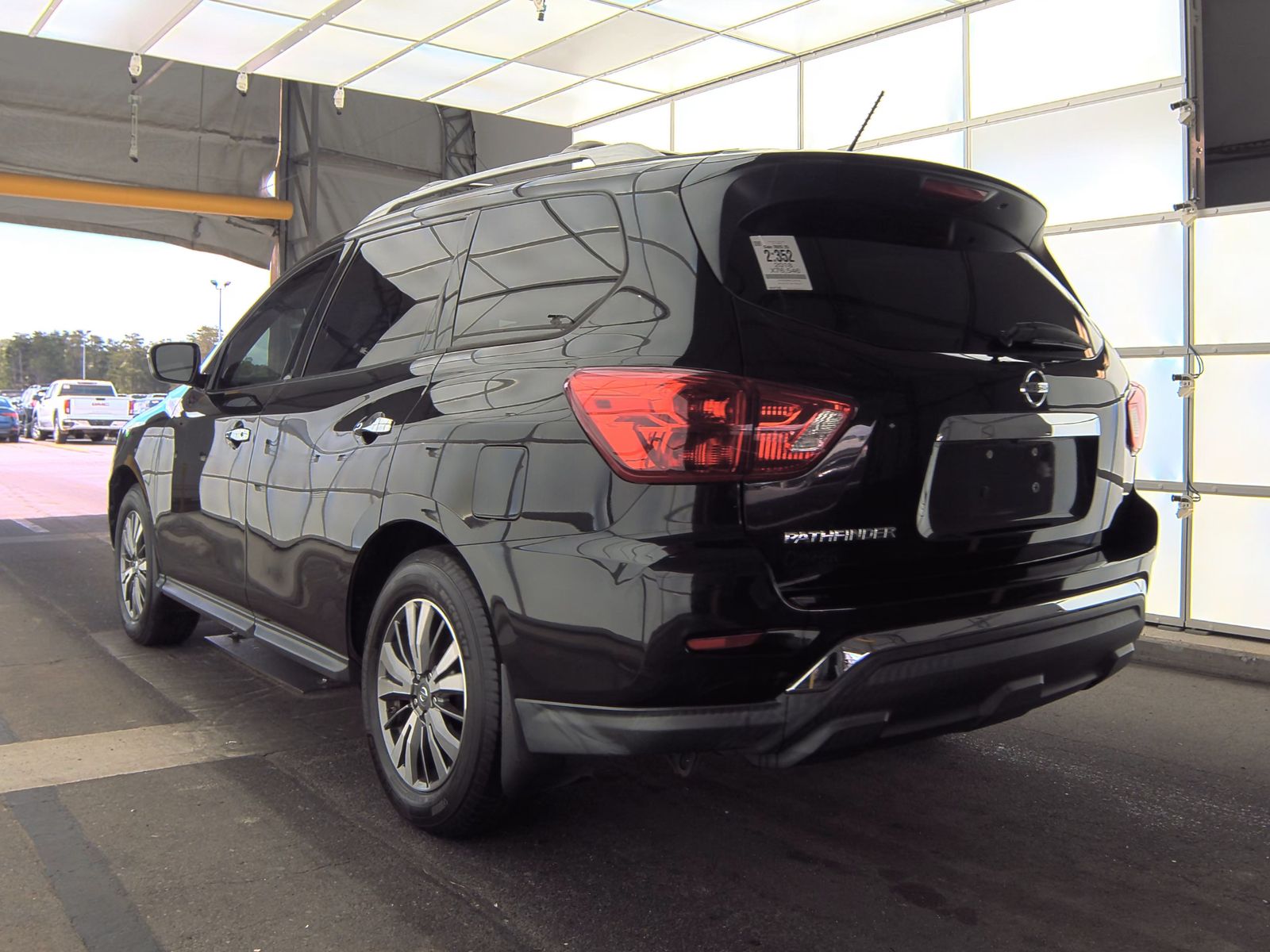 2018 Nissan Pathfinder S FWD