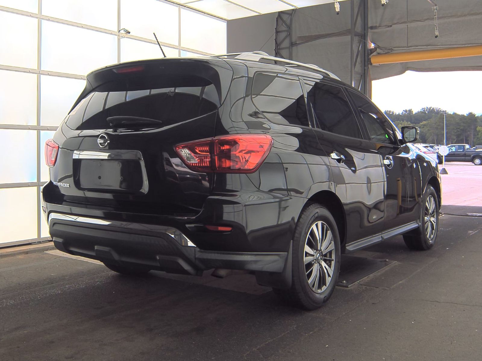 2018 Nissan Pathfinder S FWD