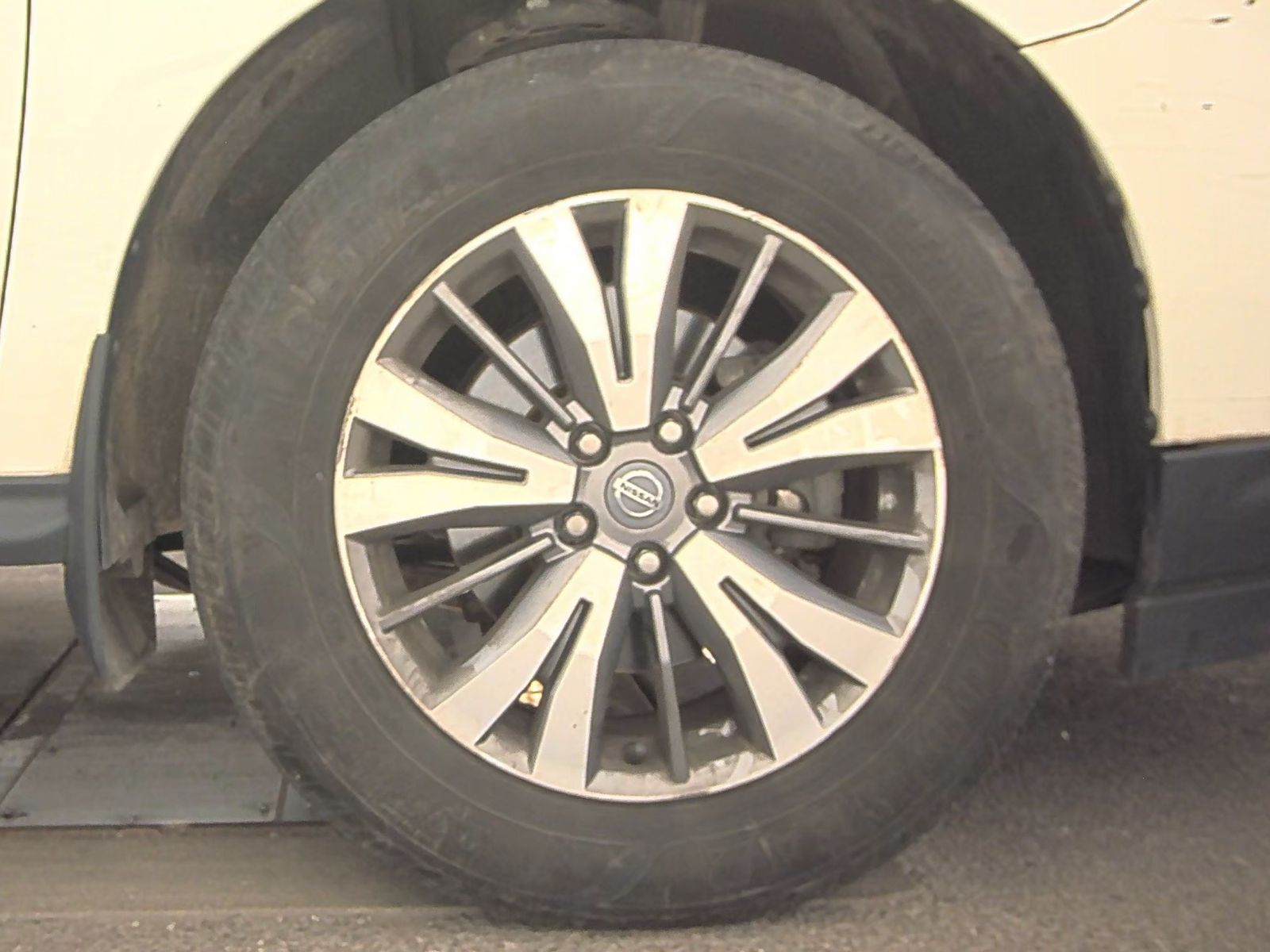 2019 Nissan Pathfinder SV FWD