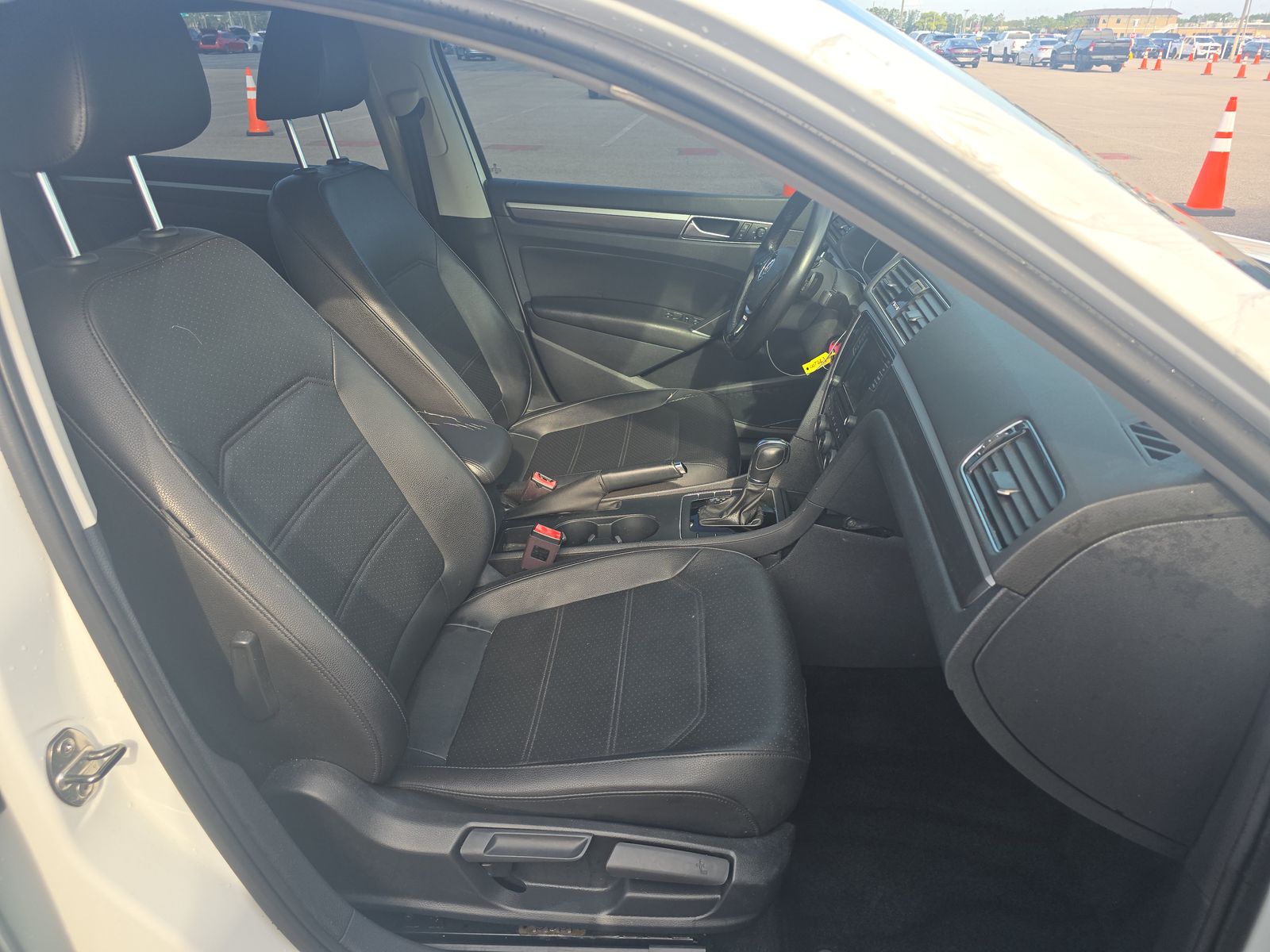 2018 Volkswagen Passat 2.0T R-Line FWD