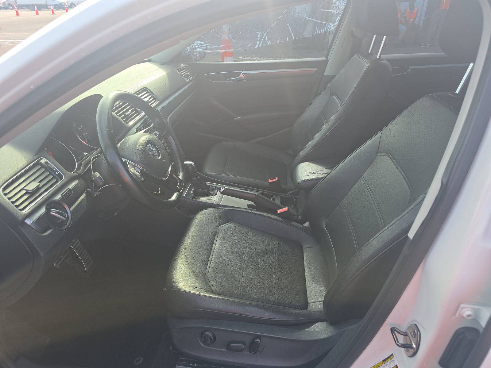 2018 Volkswagen Passat 2.0T R-Line FWD