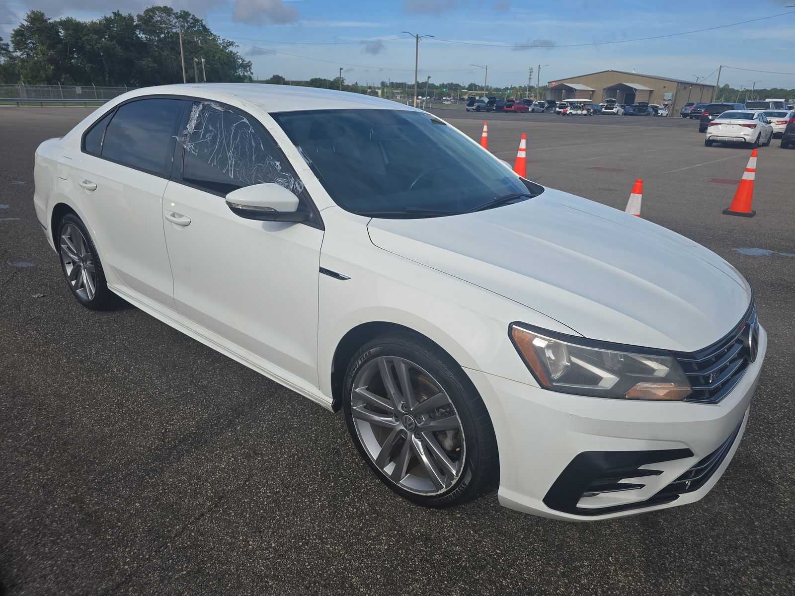 2018 Volkswagen Passat 2.0T R-Line FWD
