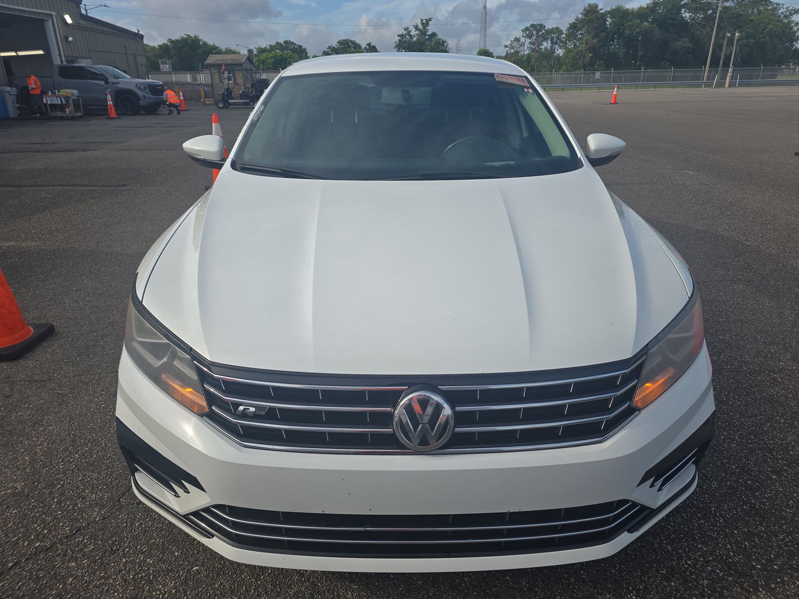 2018 Volkswagen Passat 2.0T R-Line FWD