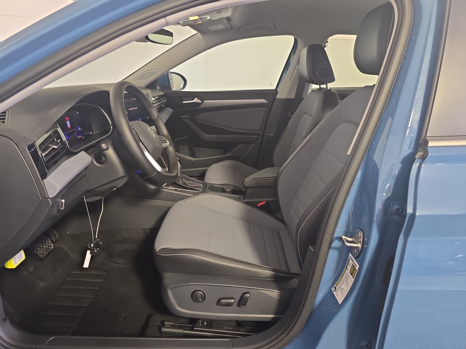 2025 Volkswagen Jetta 1.5T SE FWD