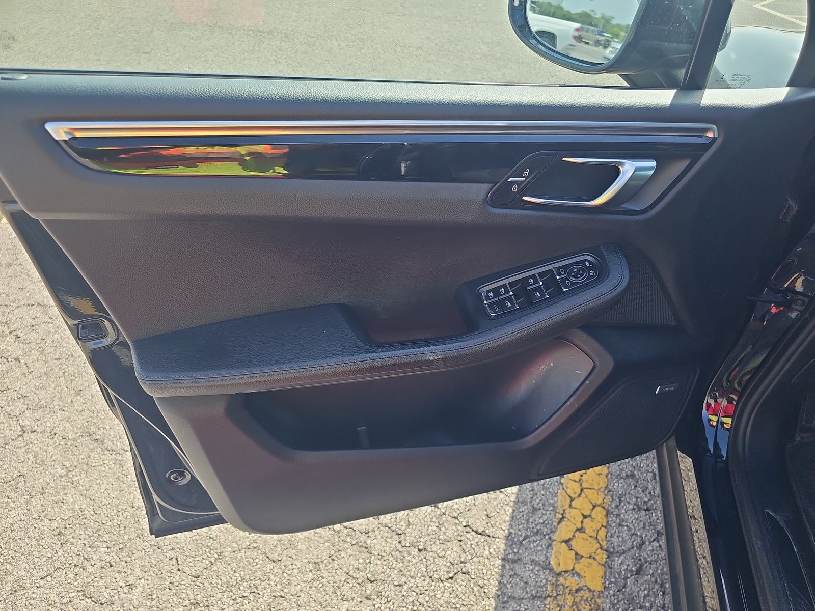 2021 Porsche Macan Base AWD