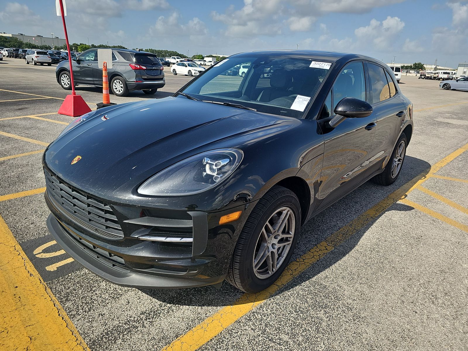 2021 Porsche Macan Base AWD