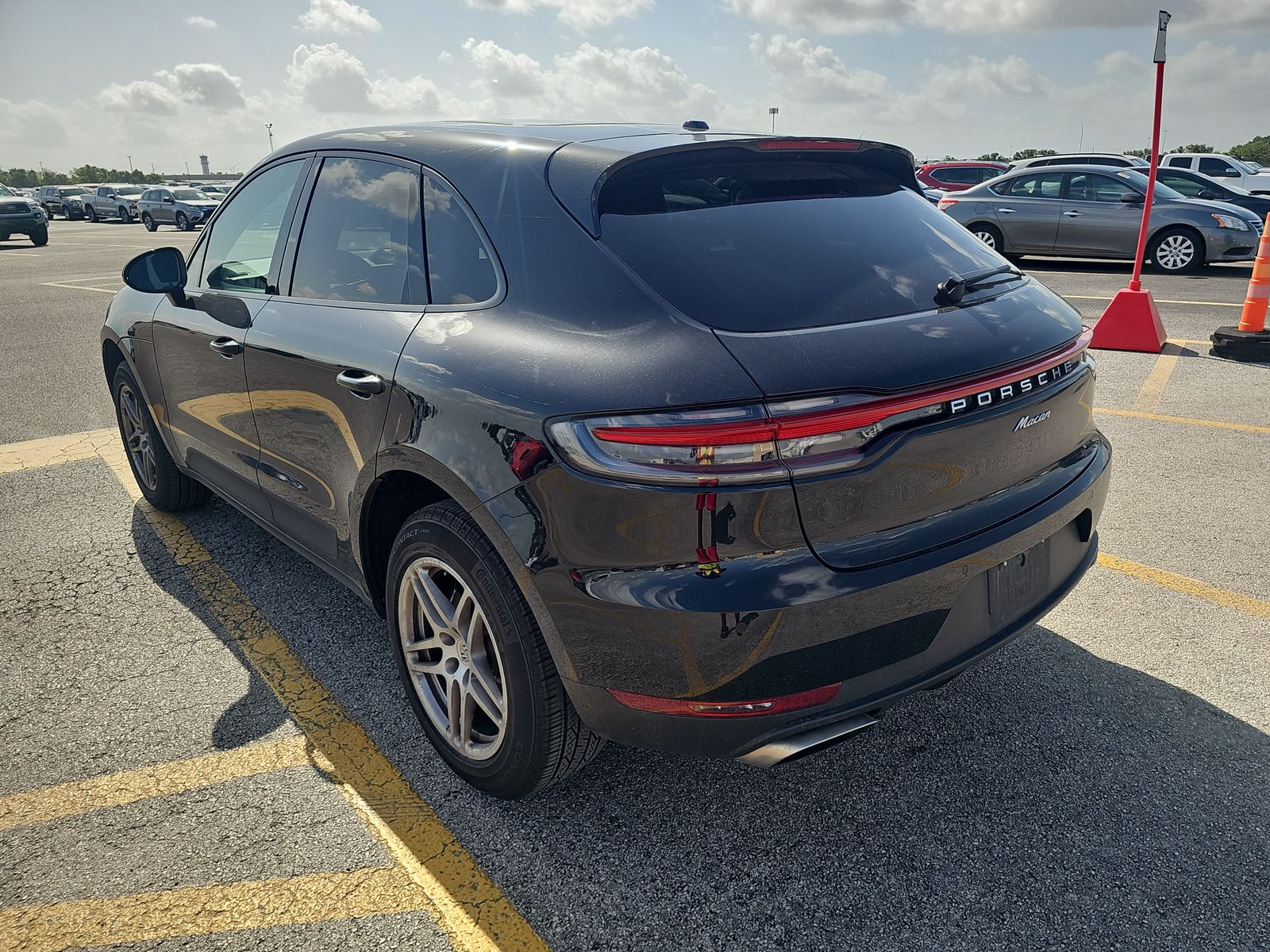 2021 Porsche Macan Base AWD